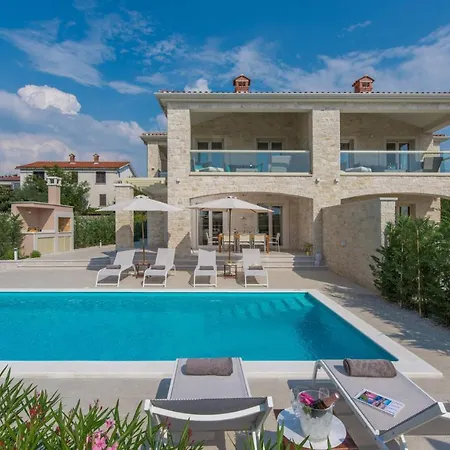 Beautiful Katarina & Cypressa Villa Tar-Vabriga